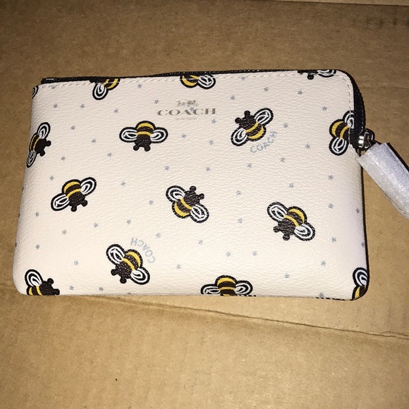 ๐๐NWT Authentic Coach Queen Bee Wristlet๐๐ - Picture 3 of 8